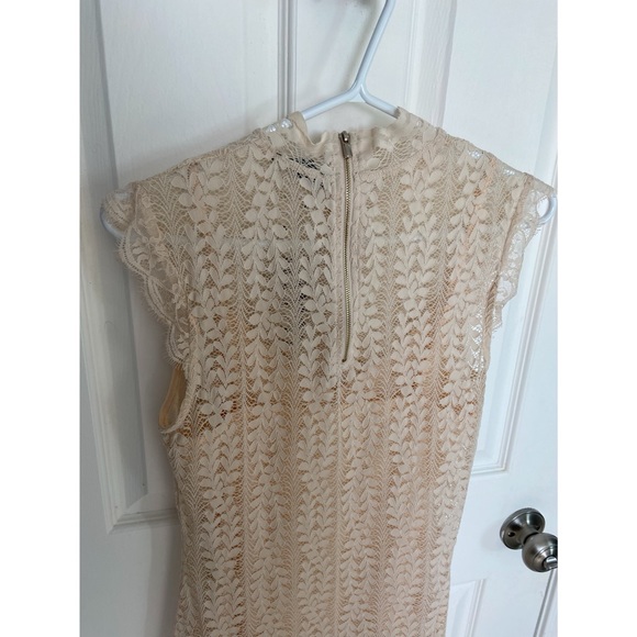 Dynamite Medium Off White Lace Dress - Picture 5 of 6